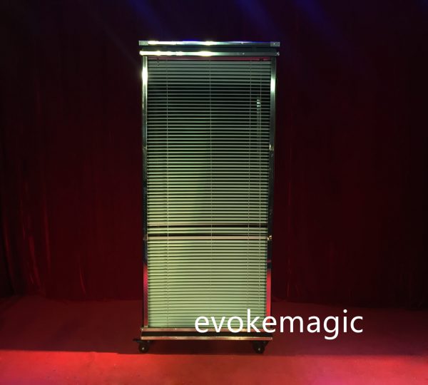 Magic Trick,stage magic illusion,Appearing body from wardrobes