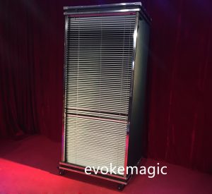 Truc de magie, iluzie magică de scenă, iluzia de scenă Blinds