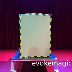 Magic Trick, scenemagisk illusion, Flying Box Illusion