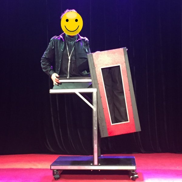 hilang prop sihir muncul badan dari almari pakaian ilusi peringkat hilang prop sihir muncul badan dari almari pakaian ilusi peringkat