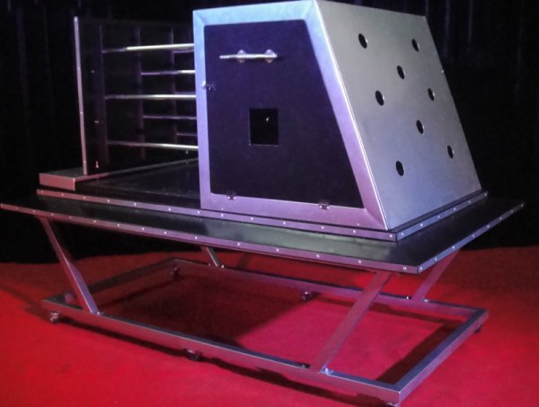 Fantasie-Flammenbox mit Doppelfeuerstachel, Zauberset Fantasie-Flammenbox mit Doppelfeuerstachel, Zauberset